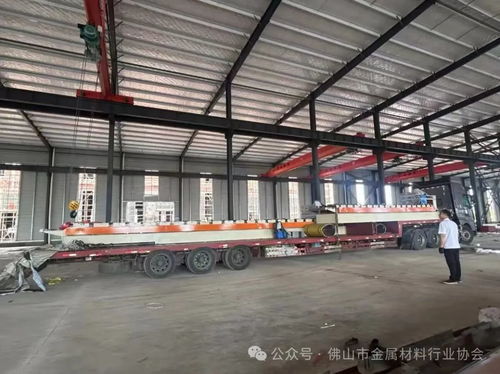 聯航不銹鋼屋頂瓦江西撫州工廠吊裝大型設備